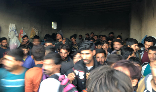 Van'da 244 kaçak bir evin garajından çıktı!