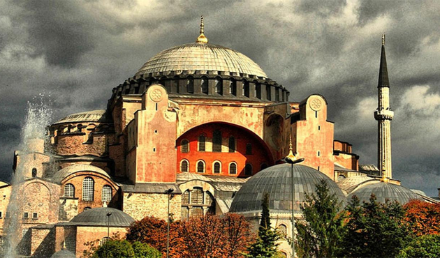 AYM, Ayasofya'nın ibadete açılması konusunda kararını verdi