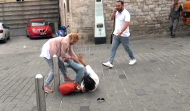 Kadınların kavgası, Taksim'i ayağa kaldırdı!