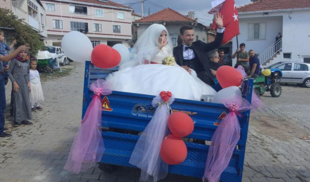 O araçtan gelin arabası yaptılar!