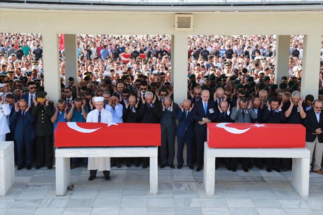 Ankara şehitlerini uğurladı