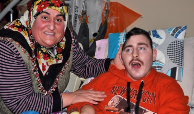 Umut ve Gülsüm annesinin hayatı film oluyor!