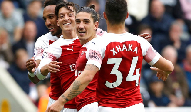 Mesut Özil attı, Arsenal kazandı!