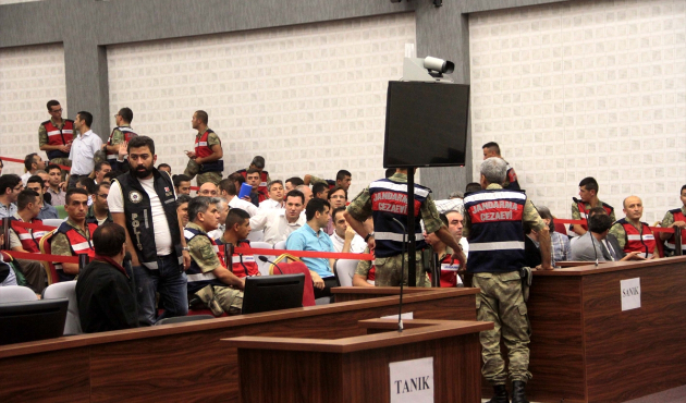 Mahkeme başkanından FETÖ'cülere tokat gibi cevap!
