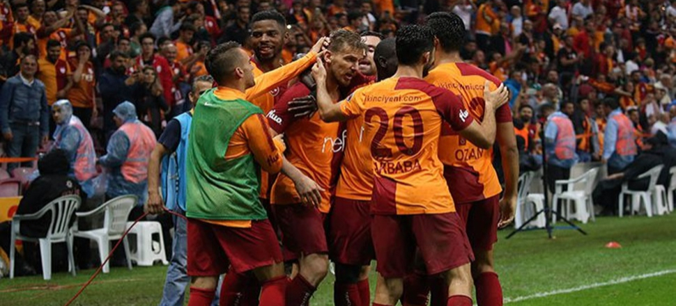 Son şampiyon zirveyi kaptı!