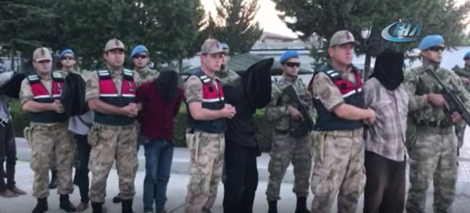 MİT, 9 teröristi Afrin'de yakaladı! / VİDEO