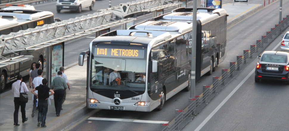 Metro ve metrobüs duraklarını işaretlediler!