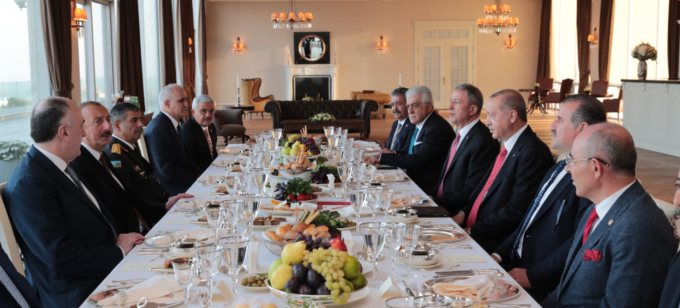 Erdoğan ile Aliyev yemekte bir araya geldi!