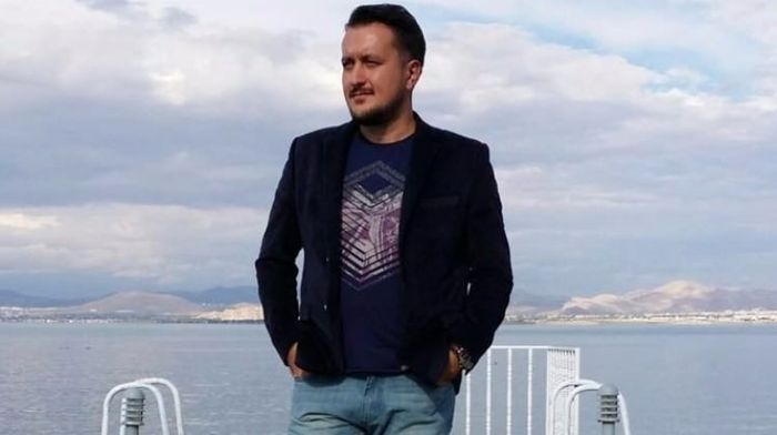 FETÖ'nün akademik kariyer imamı TRT'den çıktı! Ünlü isimle şok yazışma...