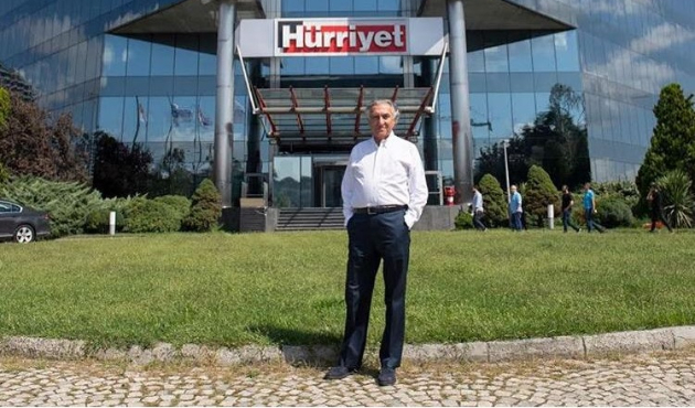 Mehmet Yılmaz'dan Hürriyet'e veda fotoğrafı!