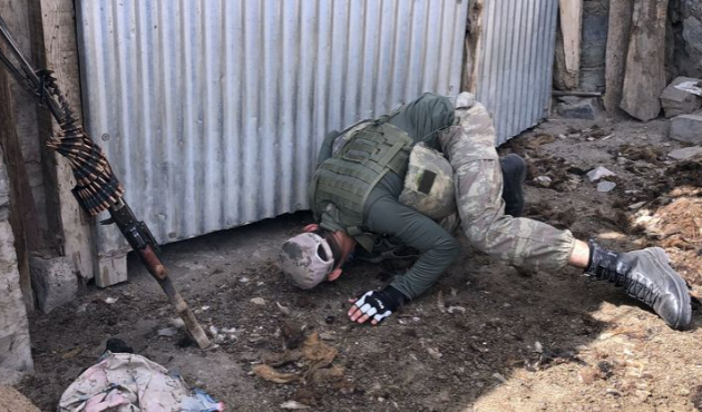 Asker ve sivil her deliğe tek tek bakıyor!