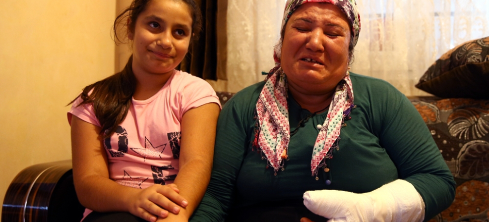 İşitme engelli kadını kornayı duymadı diye dövdü!