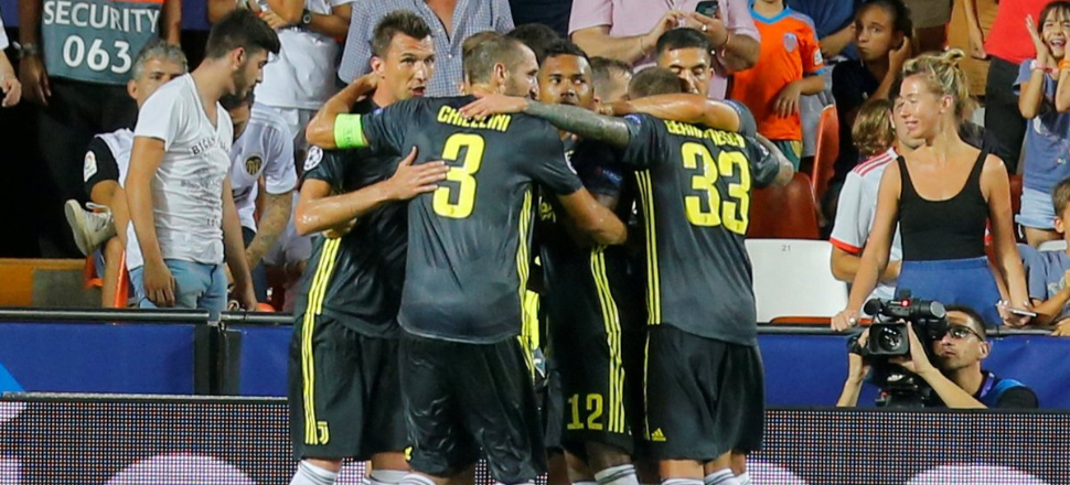 Juventus 10 kişi kazanmayı bildi!