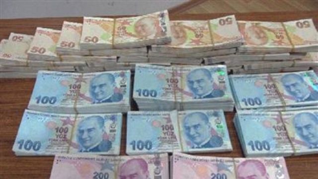 Lüks sitede 2 milyon 135 bin TL FETÖ parası!