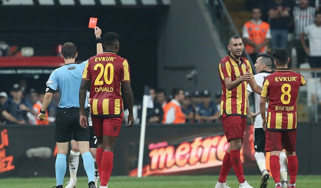 "Medel'e verilen kırmızı kart doğru değil"