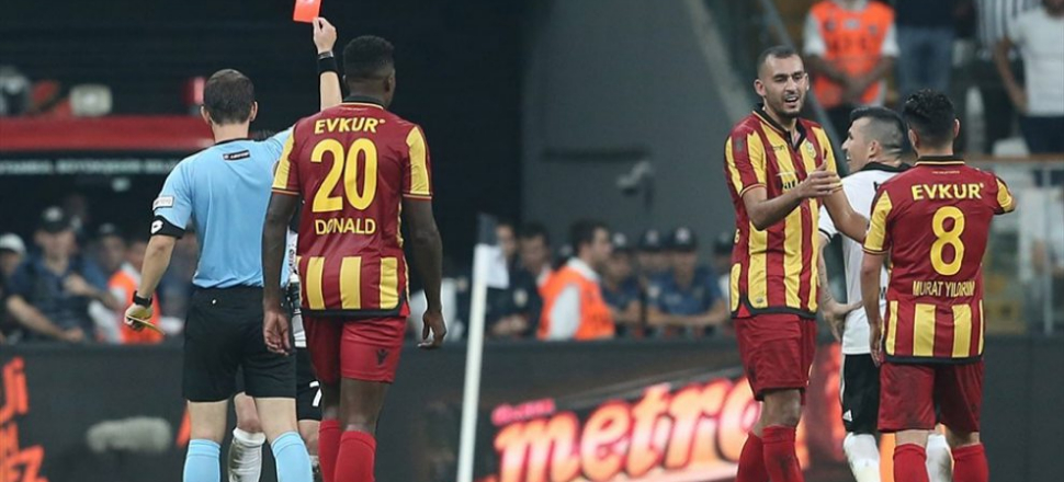 "Medel'e verilen kırmızı kart doğru değil"