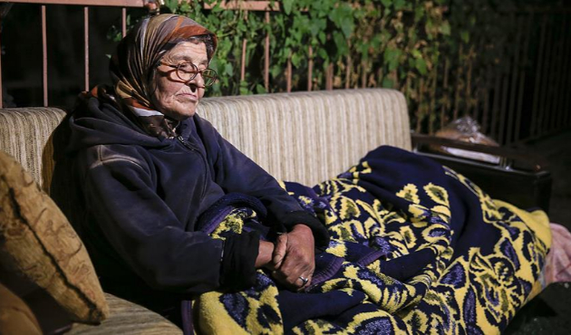 "Bir aydan beri sokakta uyuyorum"