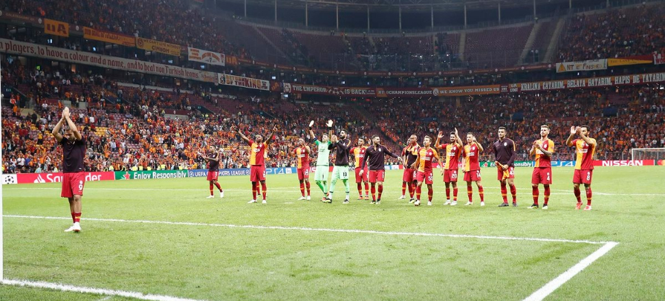 Galatasaray maçında gizemli işaret!
