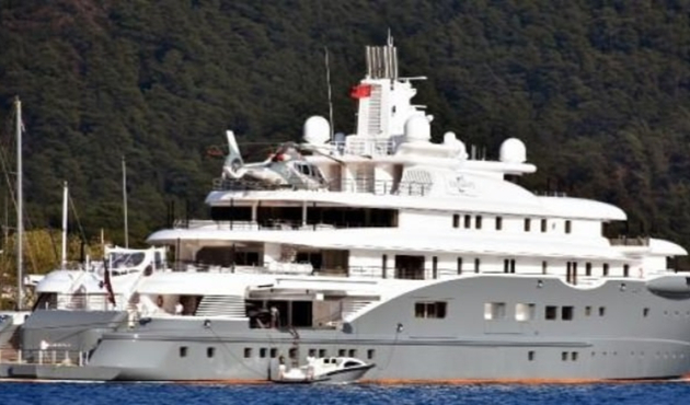 Dubai şeyhinin mega yatı Marmaris'e demirledi...