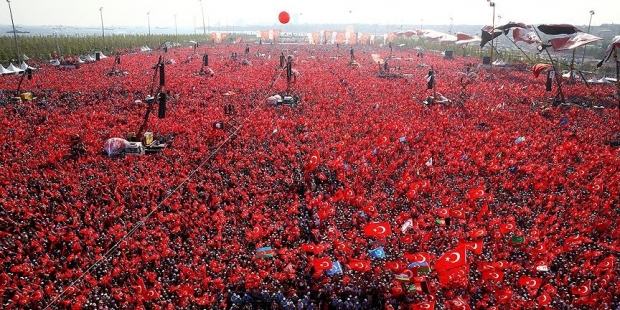 Ali Eyüboğlu Yenikapı'ya gitmeyen ünlülere seslendi: İşiniz zor!