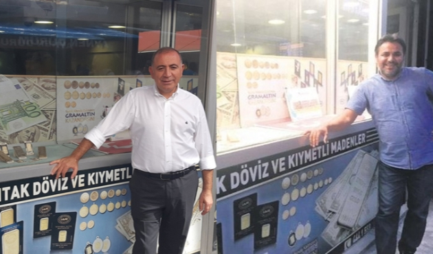 Cuma namazı vakti geldi, esnaf kepenk kapattı dedi