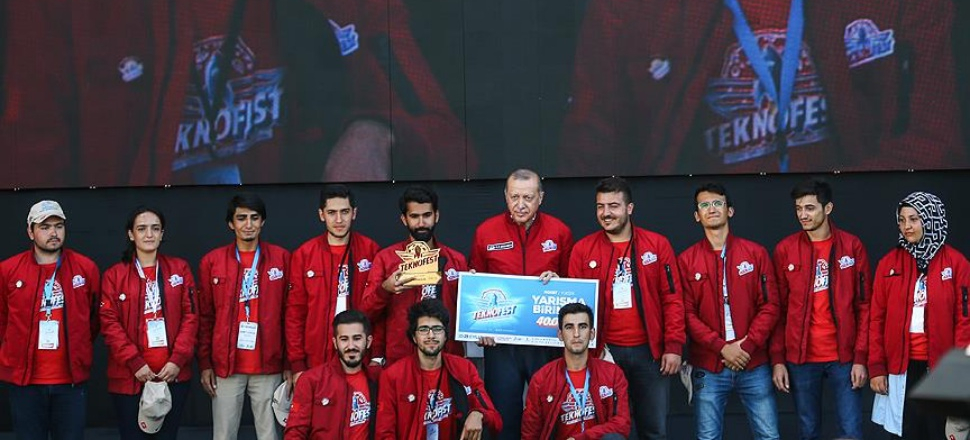TEKNOFEST'te dereceye girenler ödüllerini aldı!