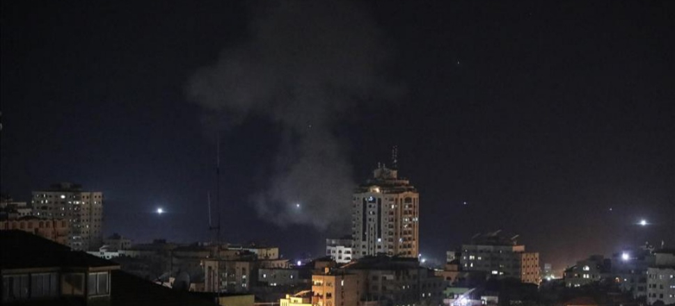 İsrail savaş uçağı Gazze'nin kuzeyini bombaladı!