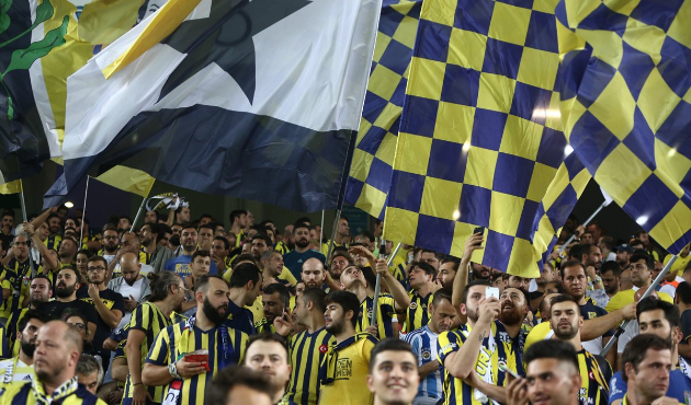 Kadıköy'de Şenol Güneş'e tepki!