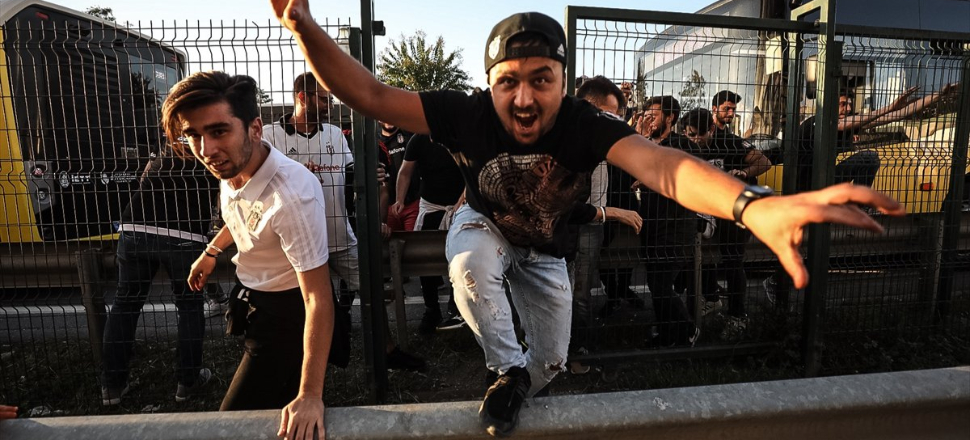 Beşiktaş taraftarı Ülker Stadı'na geldi!