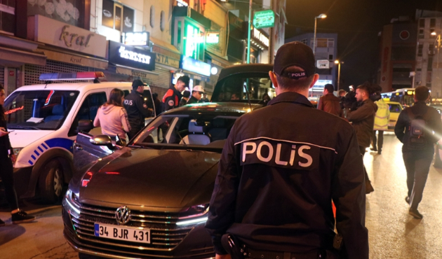 Kadıköy'de helikopter destekli uygulama...