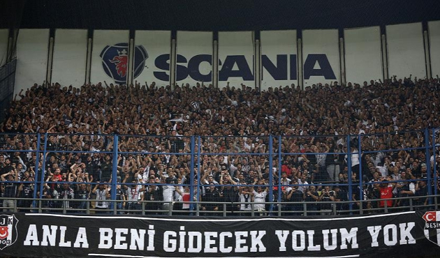 Beşiktaşlı taraftarlardan, Fenerbahçe'ye teşekkür!