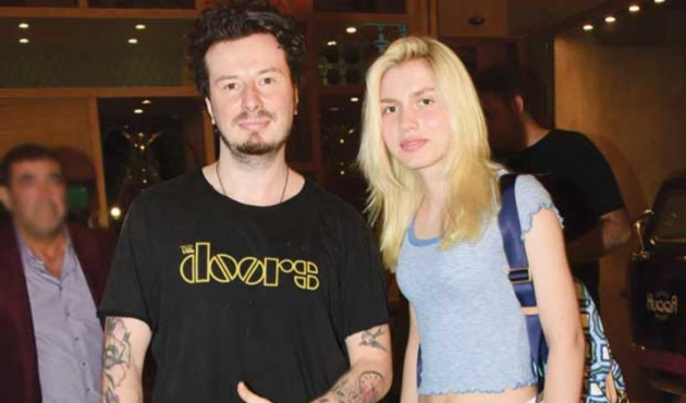 Aleyna ve Emrah'a bir darbe de ünlü şairden!