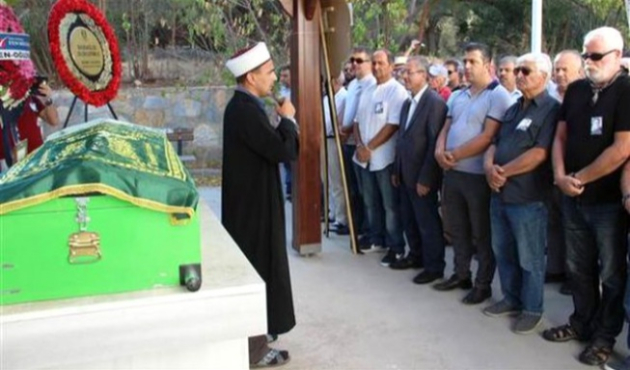 Ünlü oyuncudan eşine son veda!