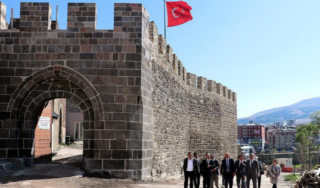 Erzurum Kalesi tarihi hüviyetine kavuşuyor!
