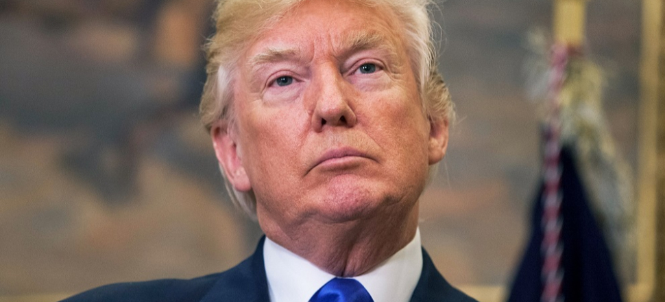 Trump'tan o devlet başkanına darbe sinyali!