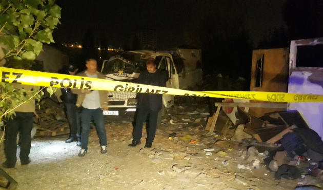 Çakmak gazı bomba gibi patladı!