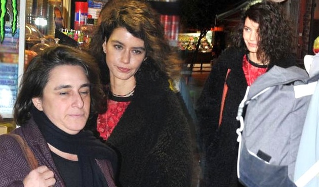Beren Saat mum gibi eriyip bitti!