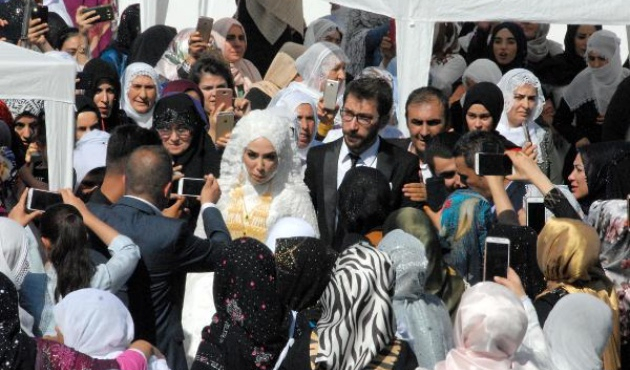 AK Parti'li eski vekilin kızı dünya evine girdi!