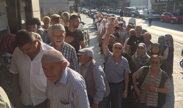 Emeklilikte yaşa takılanlar için flaş gelişme!