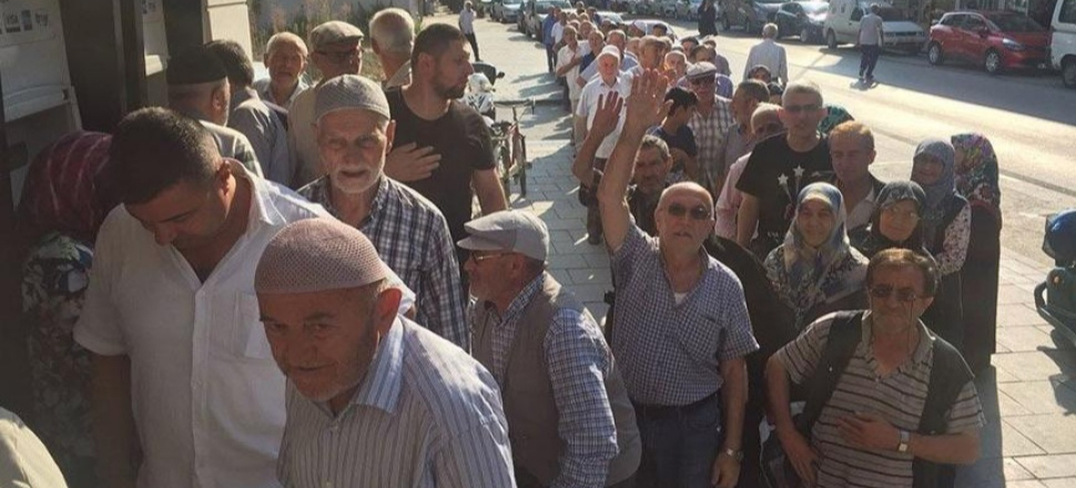 Emeklilikte yaşa takılanlar için flaş gelişme!