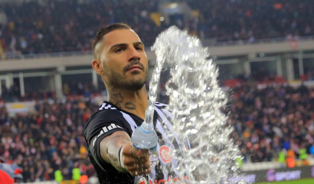 Ricardo Quaresma'ya büyük şok!