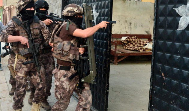 İstanbul'da 'Yalnız kurdun el kitabı' operasyonu!