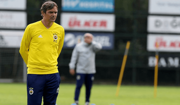 Phillip Cocu takımda kalacağını açıkladı!