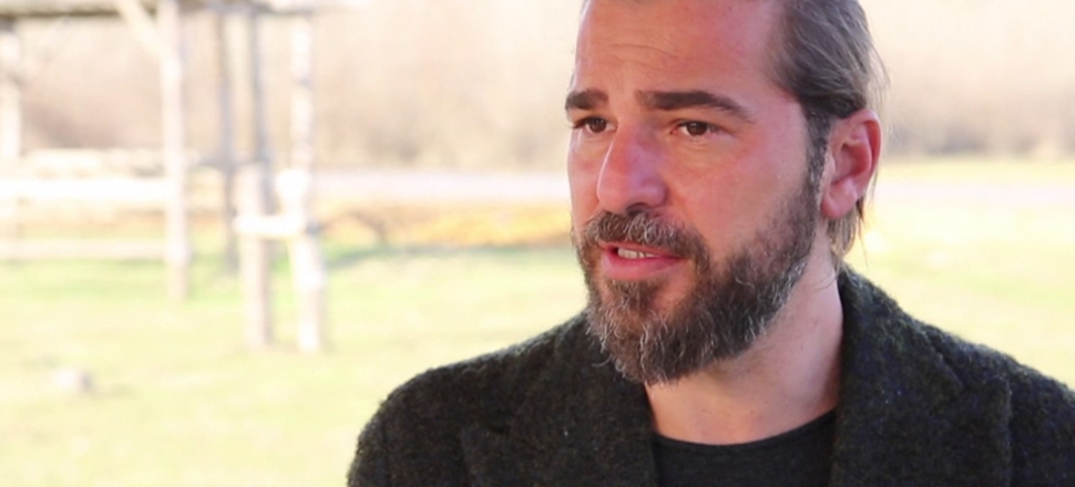 Engin Altan Düzyatan'ı akülü araba hikayesiyle dolandırdılar!