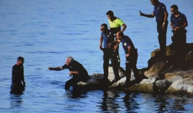 Şah damarını kesmeye çalıştı!