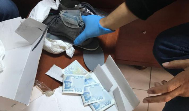 Ayakkabıdan para fışkırdı!
