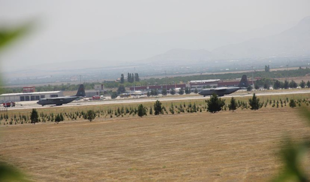 Darbeci üs komutanı o ABD'linin odasından çıktı!
