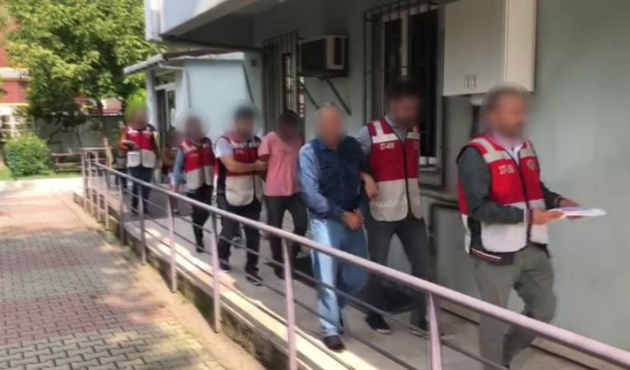 İnternetten tanıştı, kendisini çırılçıplak buldu!
