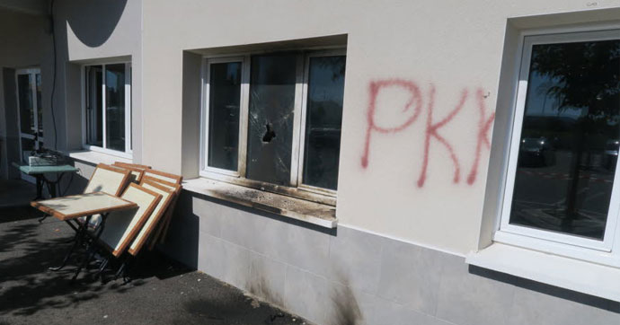 Fransa'da Türklere hain saldırı! Camiyi yakmak istediler...