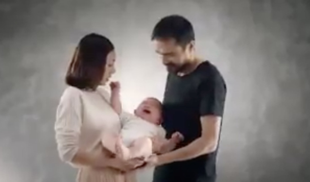 Bebeğin, annesinin kalbinin nakledildiği adama verdiği inanılmaz tepki!